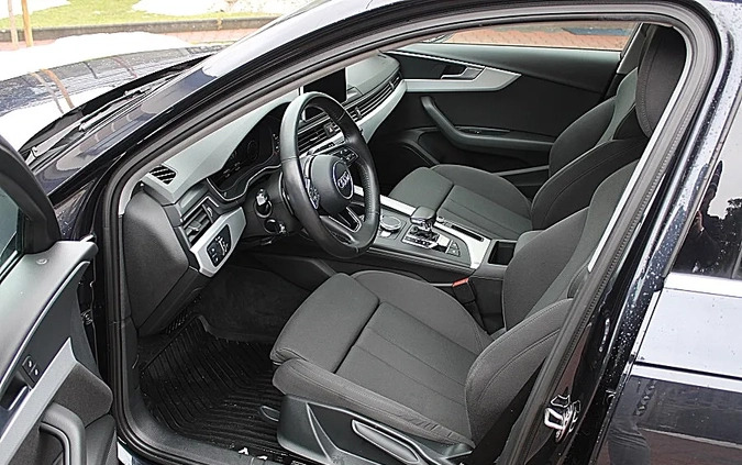Audi A4 cena 79900 przebieg: 189000, rok produkcji 2017 z Wolbrom małe 211